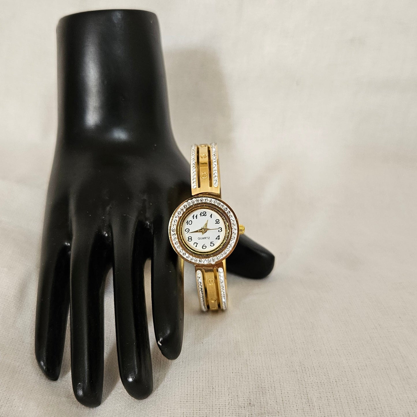 Vestra – Wearable Shine Anti-tarnish Bracelet Watch