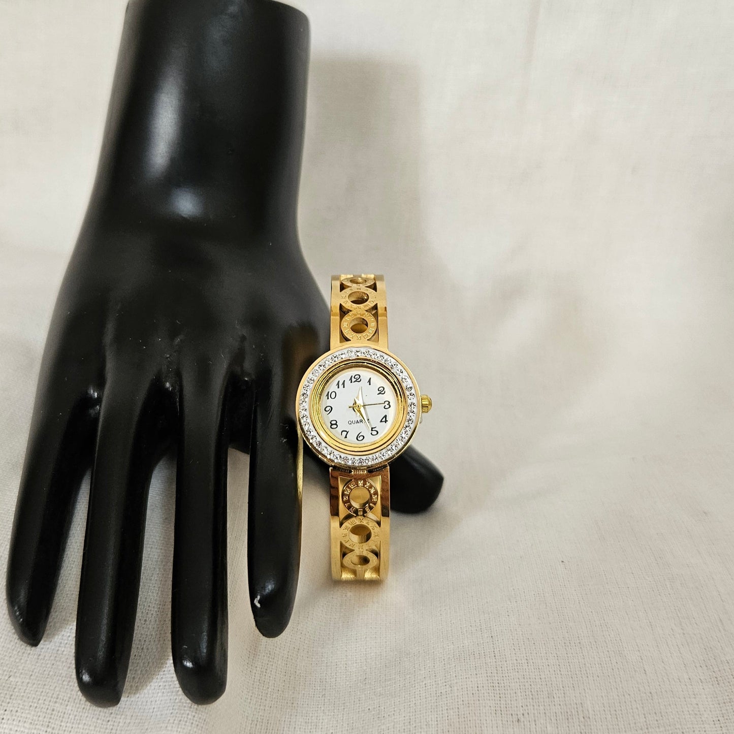 Auralyn – Anti-Tarnish Bracelet Watch