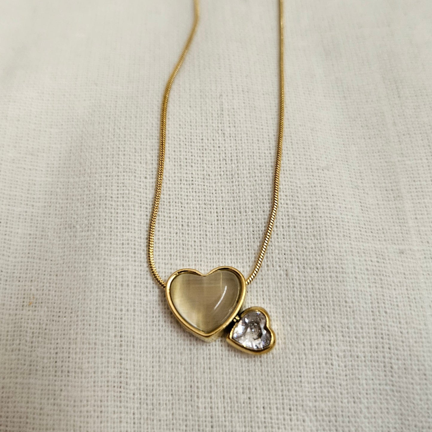 Amoura – Two Heart Anti-Tarnish Chain Pendant