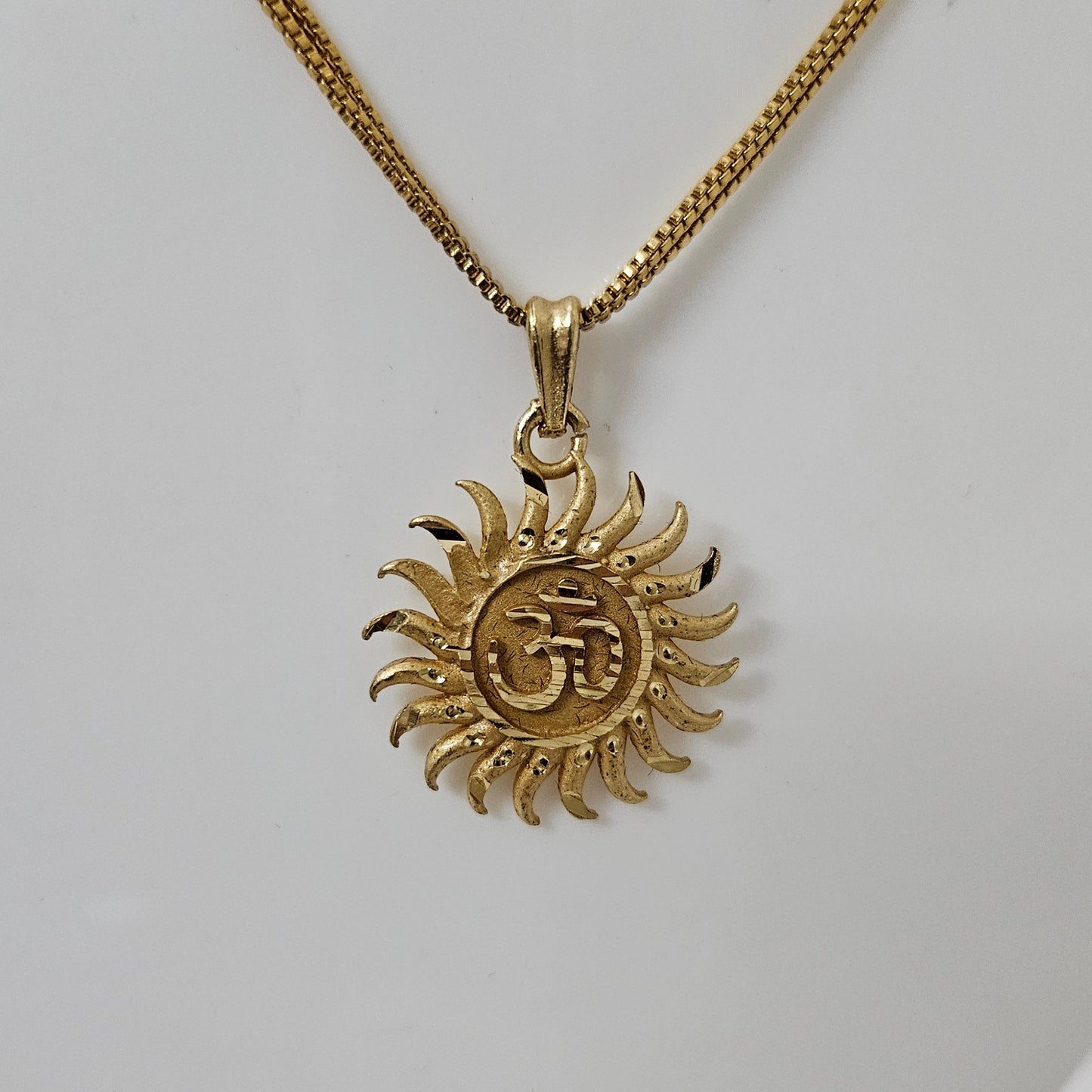 Divine Om- Micro Gold Plated Chain Pendant (Unisex)