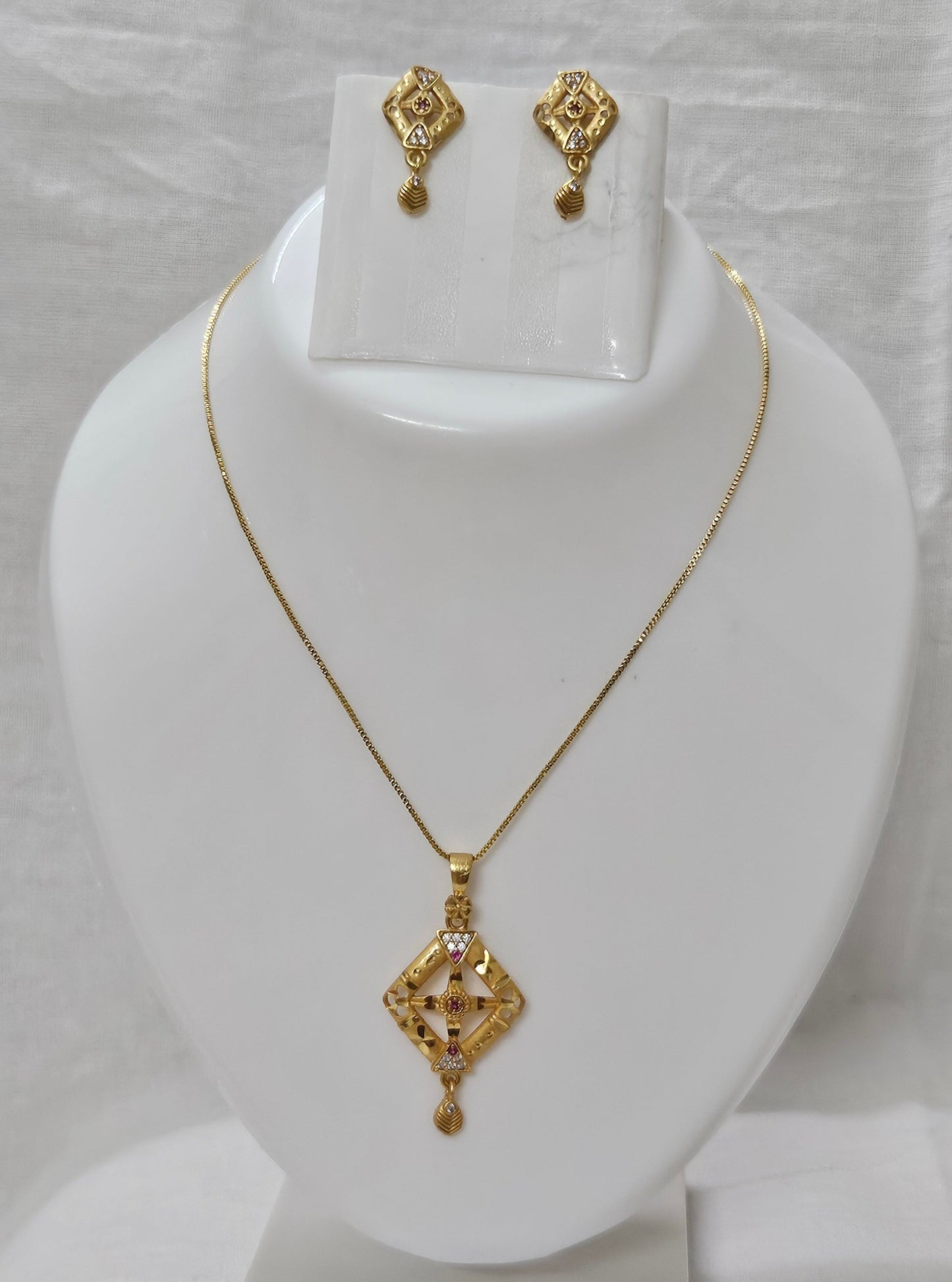 Glow Ensemble- Chain Pendant Set for Girls & Women