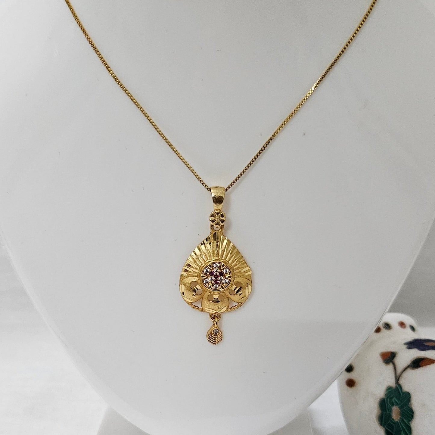 Vyantra – Chain Pendant Set for Girls & Women