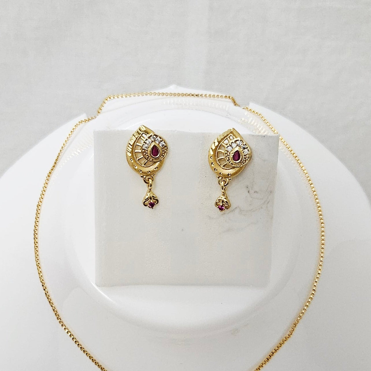 Tvesha– Chain Pendant Set for Girls & Women