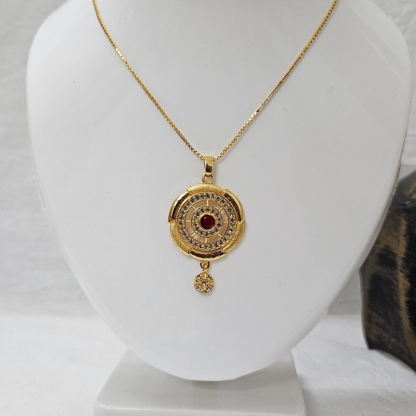 Yuvira – Chain Pendant Set for Girls & Women