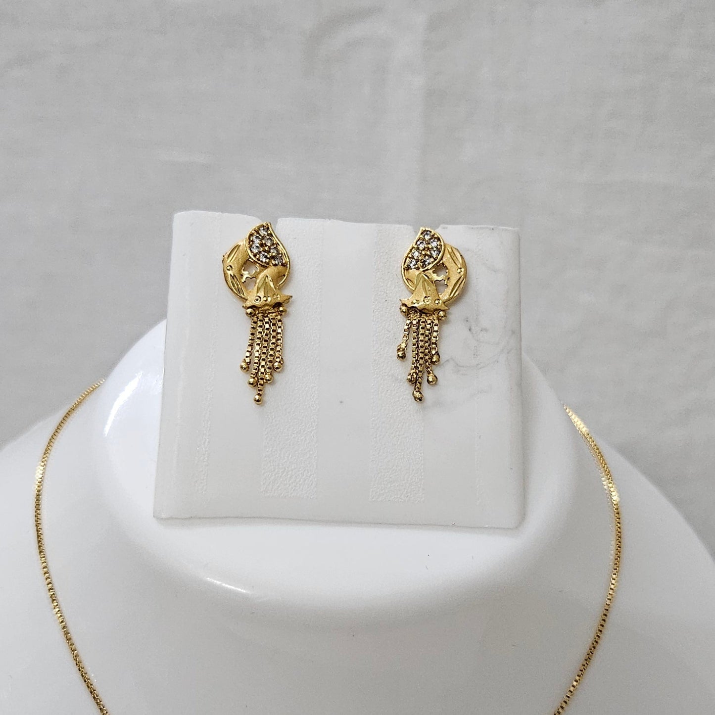 Iravya – Chain Pendant Set for Girls & Women