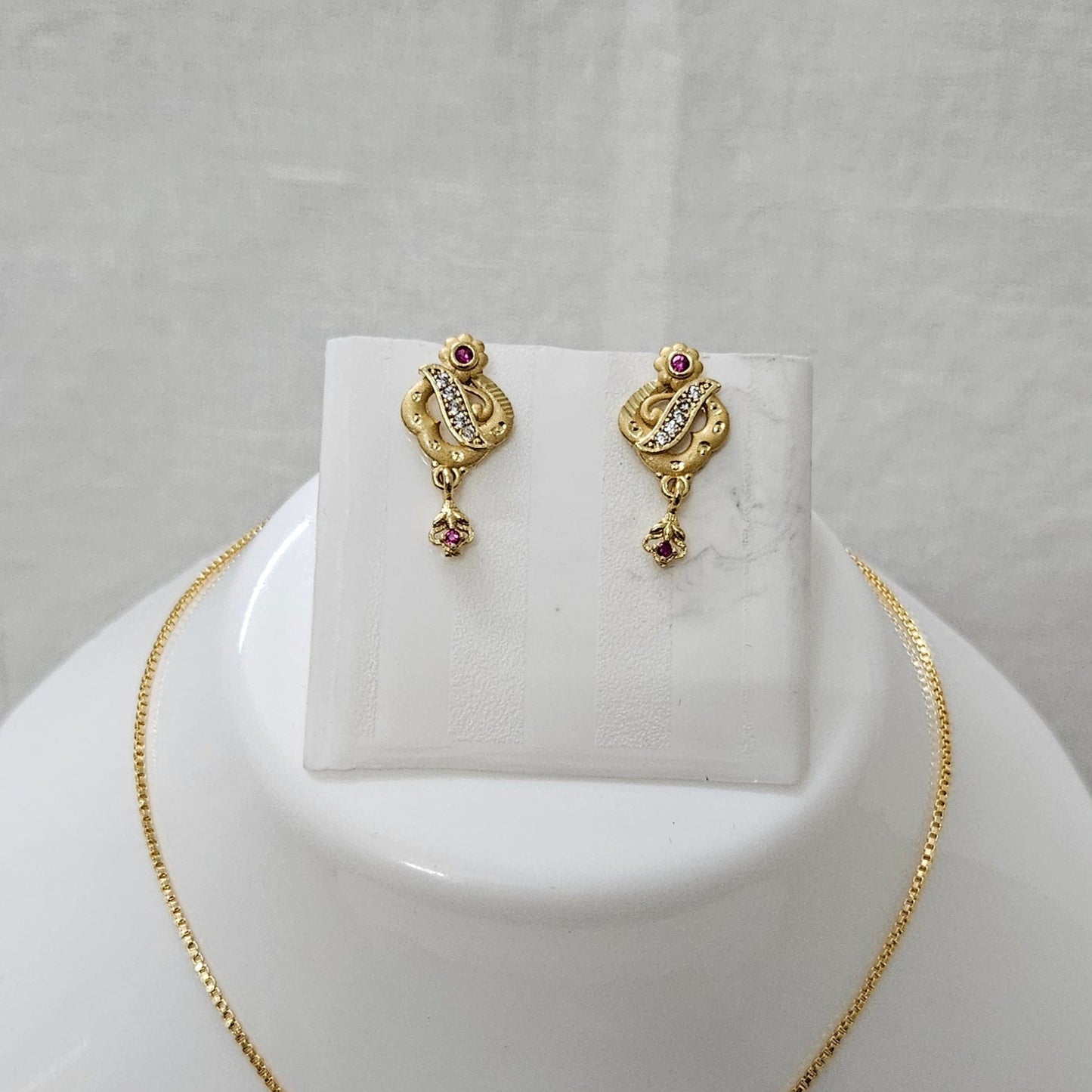 Vedya – Chain Pendant Set for Girls & Women