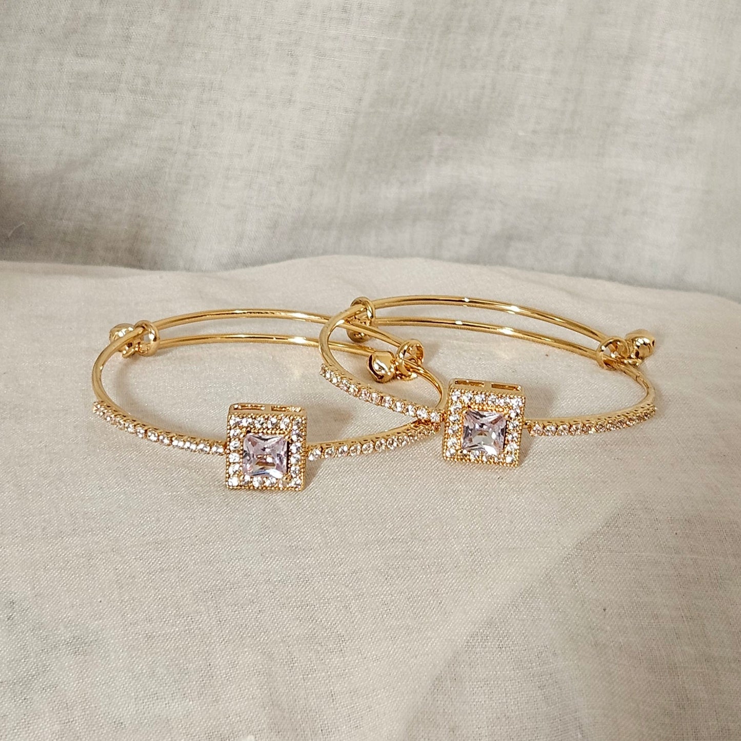 Tavisha- Kada Pair| Bracelet for Girls & Women (Adjustable)