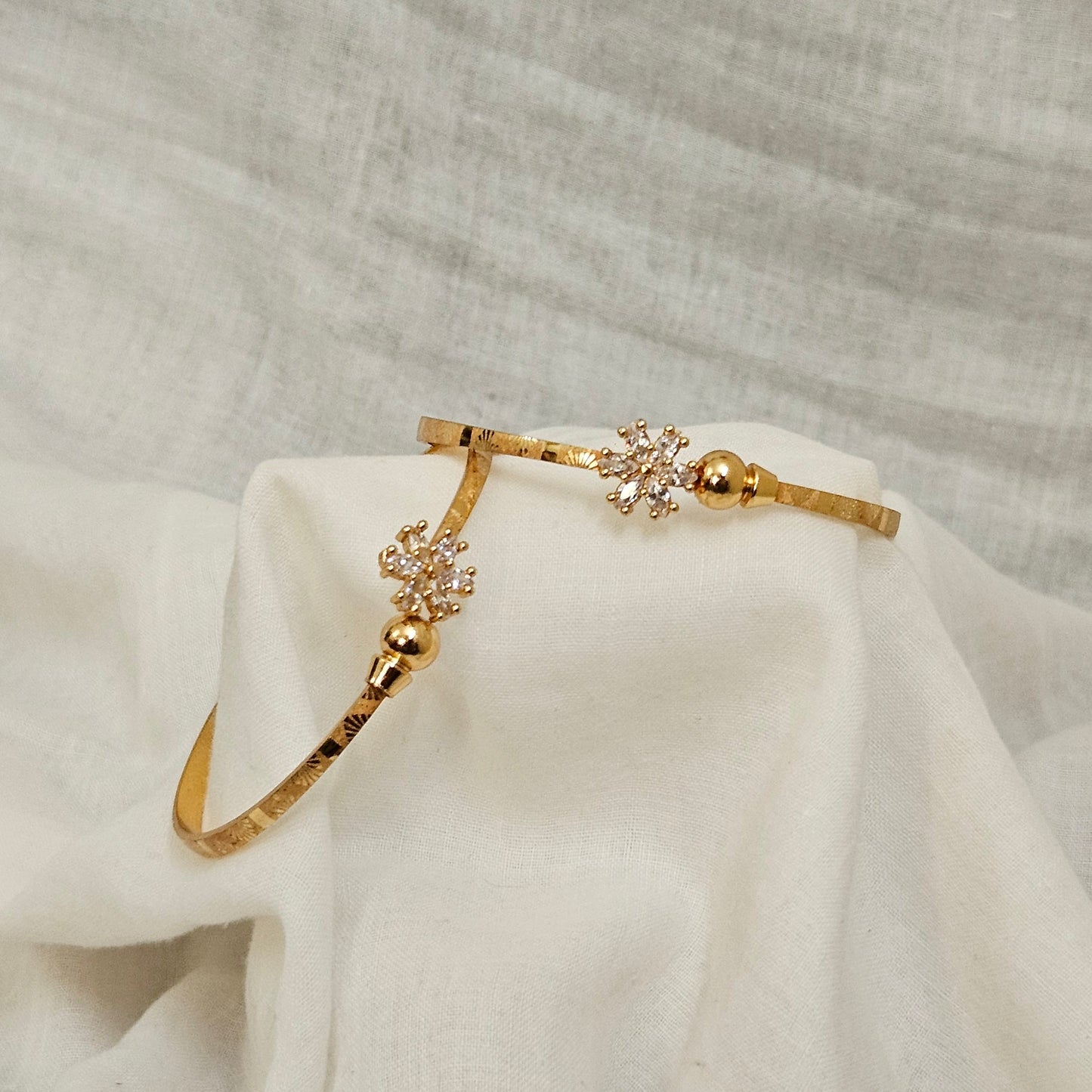 Suhana- Kada Pair| Bracelet for Girls & Women (Adjustable)