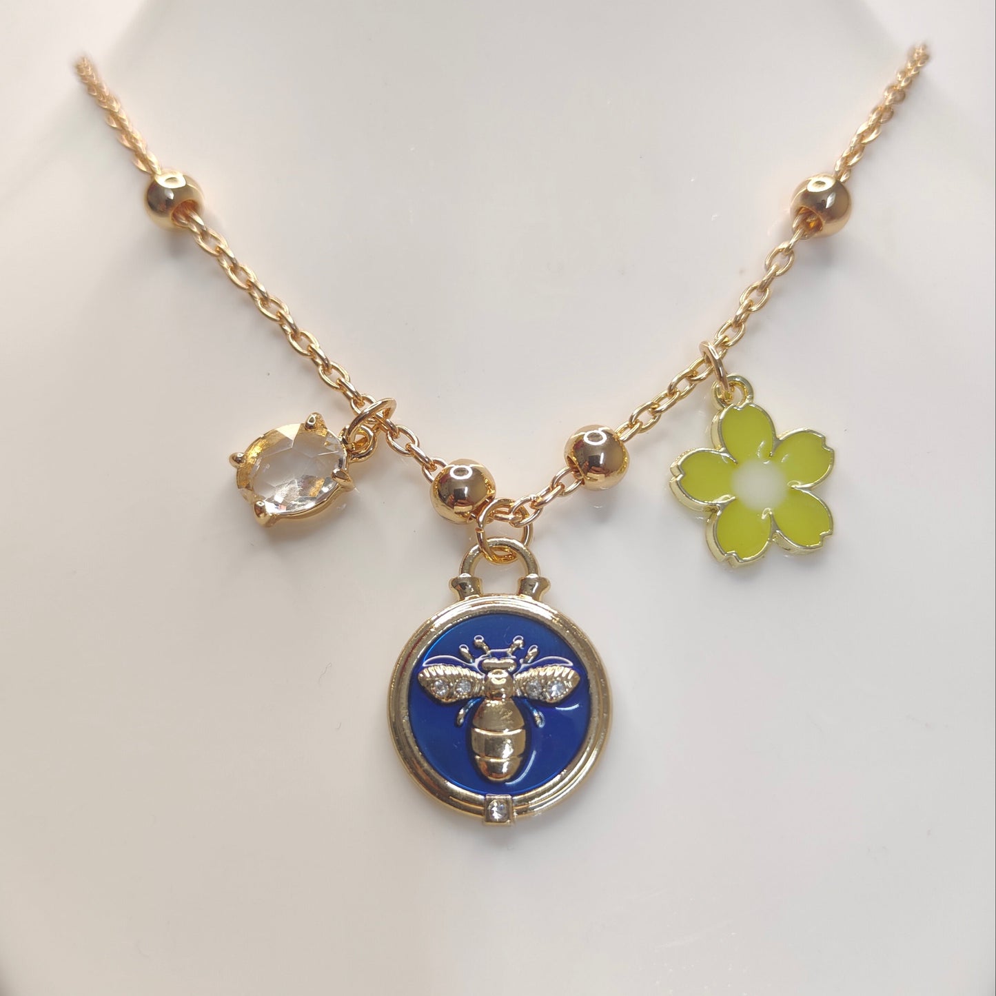 Solynna - Pendant for Women