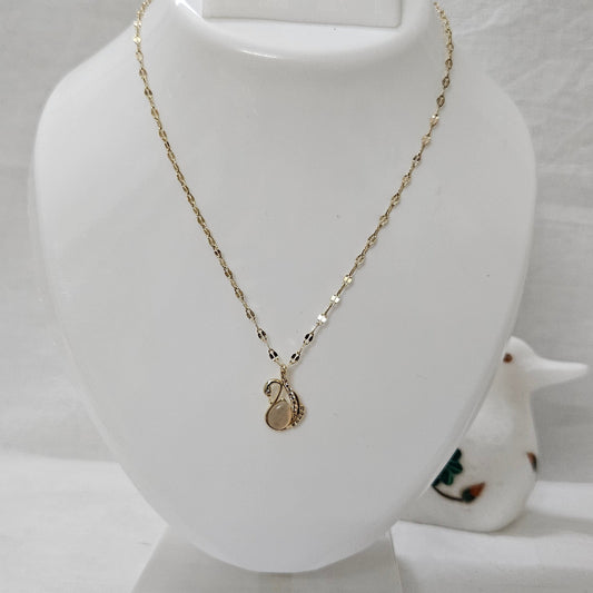 Swanora – Anti-Tarnish Golden Swan Pendant