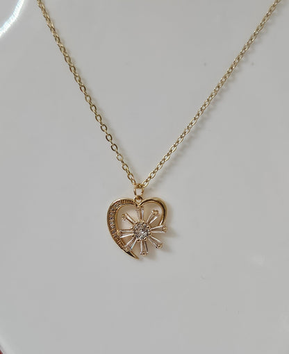 Golden Aura – Anti Tarnish Heart Chain Pendant