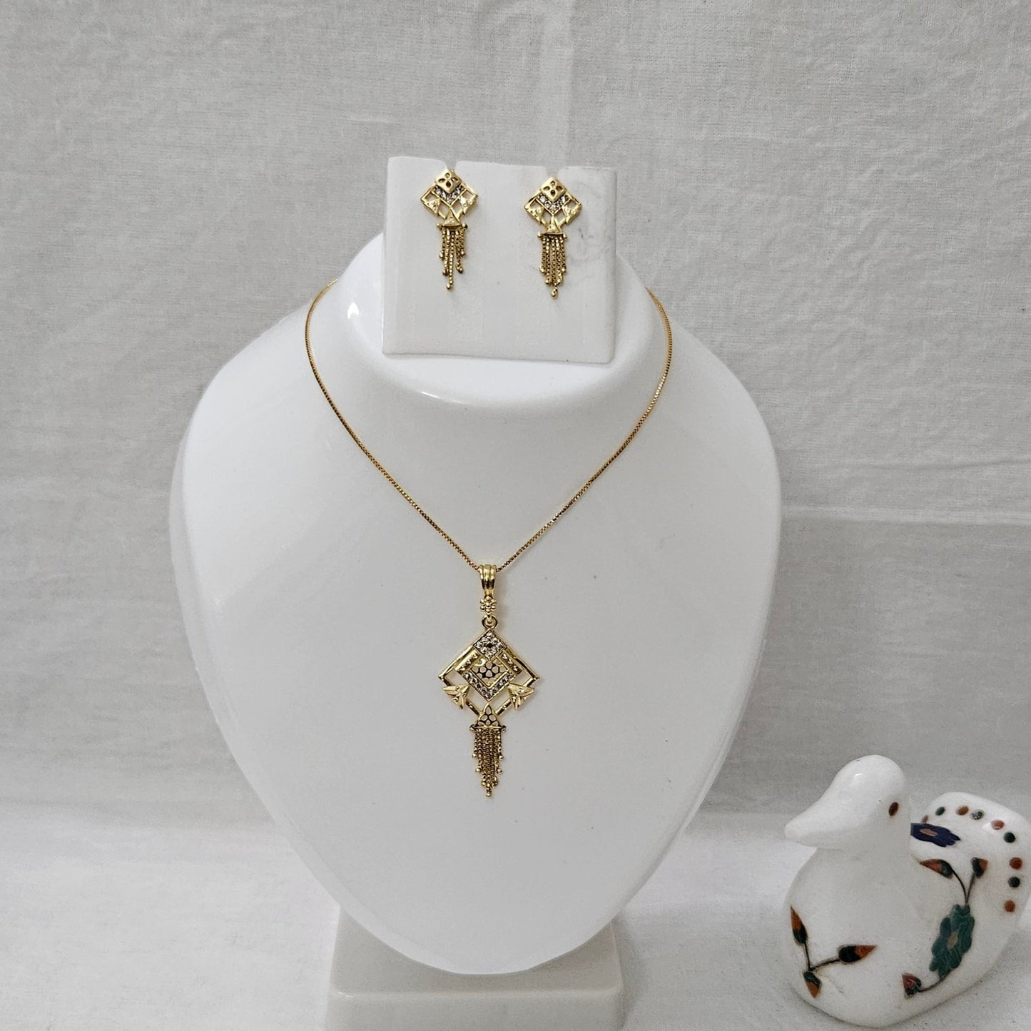 Nivira – Chain Pendant Set for Girls & Women